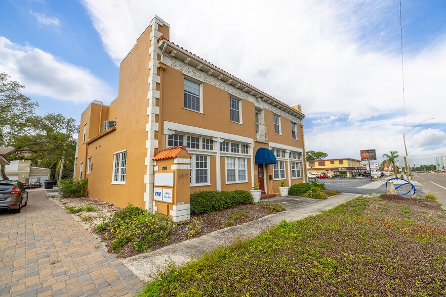 More Photos Of 7024 Central Ave, Saint Petersburg Medical For Lease