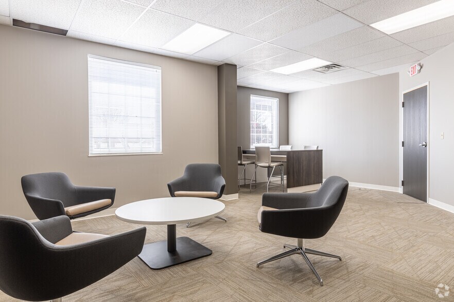 More Photos Of 796 Cincinnati Batavia Pike, Cincinnati Office For Lease