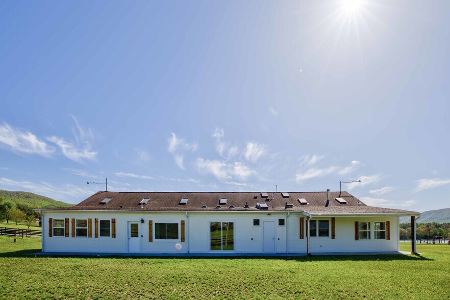 More Photos Of 1565 Seven Fountains Rd, Fort Valley Specialty For Sale