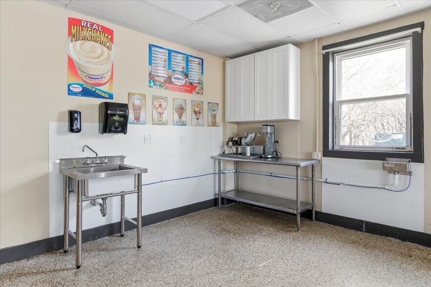 More Photos Of 12621 National Pike, Clear Spring Restaurant For Sale