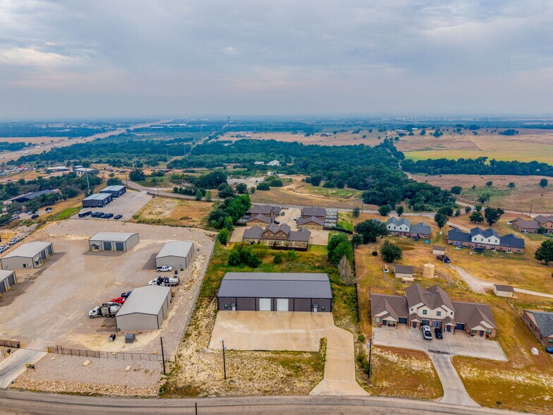 Primary Photo Of 117 Bennett Hills Dr, Weatherford Warehouse For Lease