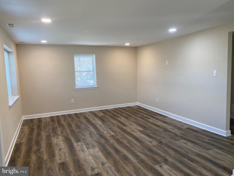 More Photos Of 2922 Fries Mill Rd, Williamstown Office Residential For Sale