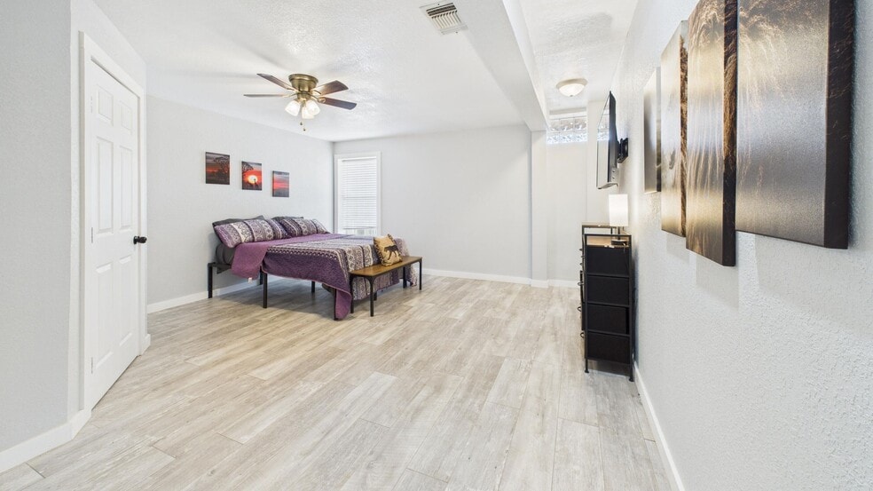More Photos Of 2123 15th St, Lubbock Apartments For Sale
