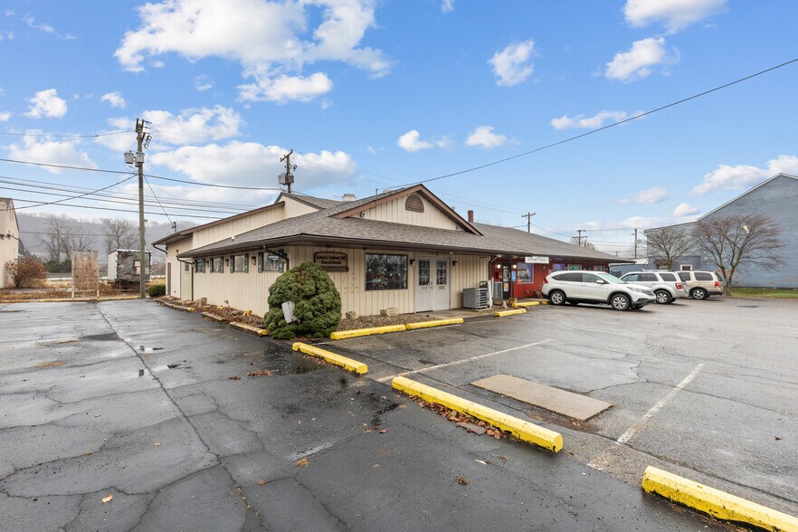 Primary Photo Of 3052 Belmont St, Bellaire Storefront Retail Office For Sale