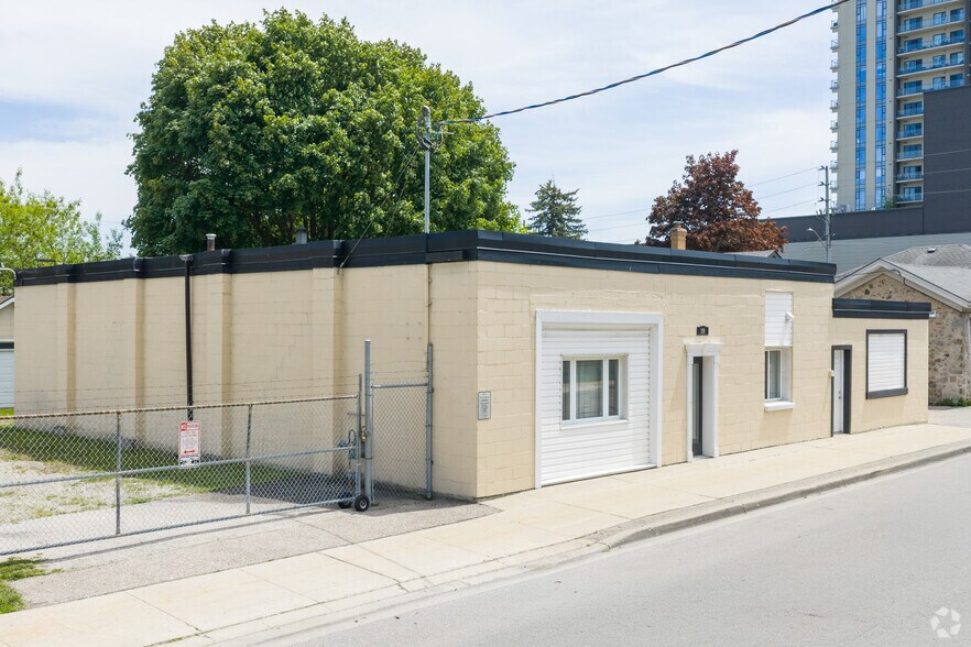 More Photos Of 29 George St S, Cambridge Industrial For Sale