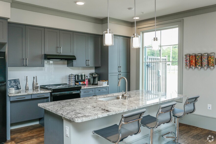 More Photos Of 14340 Wallisville Rd, Houston Apartments For Sale