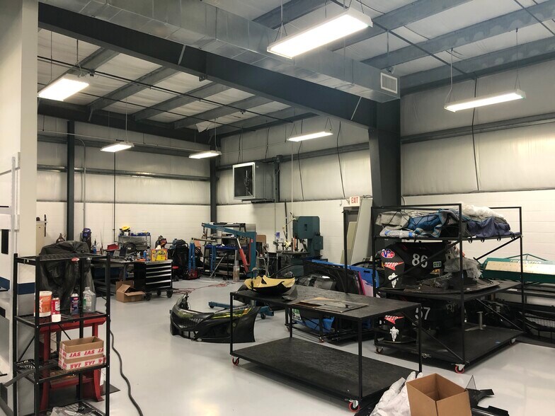 More Photos Of 114 Venture Dr, Pataskala Warehouse For Lease