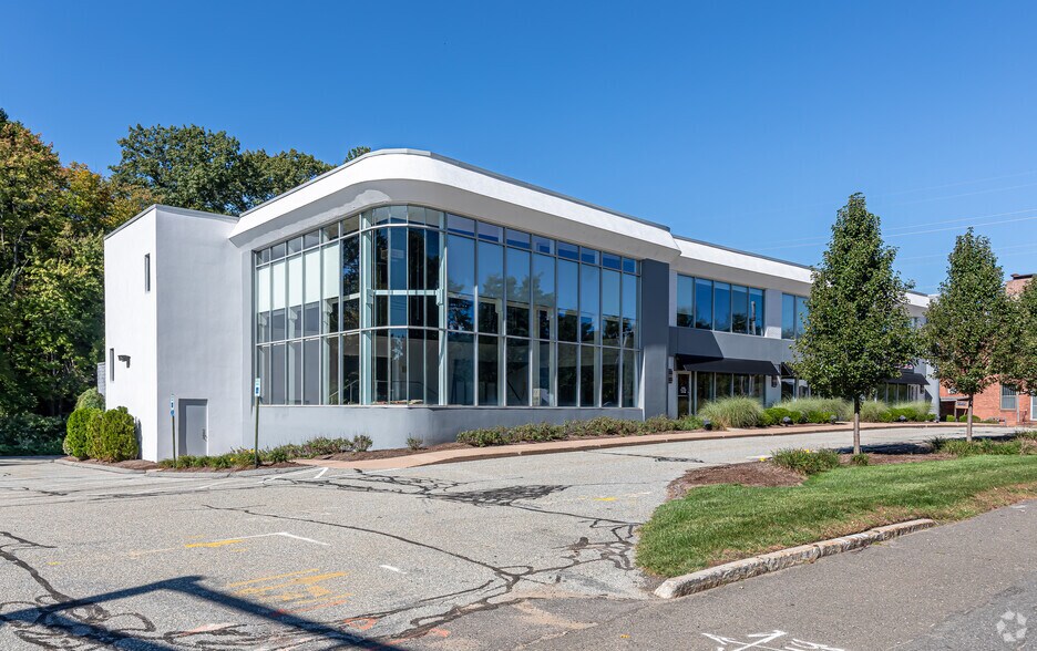 More Photos Of 1680 Riverdale St, West Springfield Storefront Retail Office For Lease