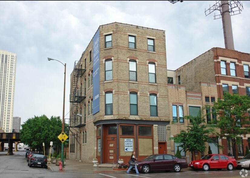 Primary Photo Of 643 W Grand Ave, Chicago Office For Lease