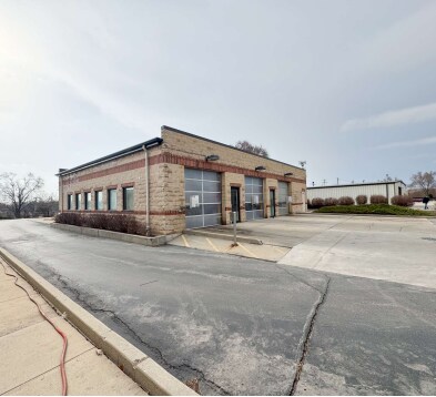 Primary Photo Of 856 Milwaukee Ave, Burlington Carwash For Sale