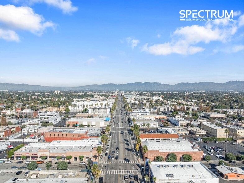 More Photos Of 6451-6453 Van Nuys Blvd, Van Nuys Storefront For Lease