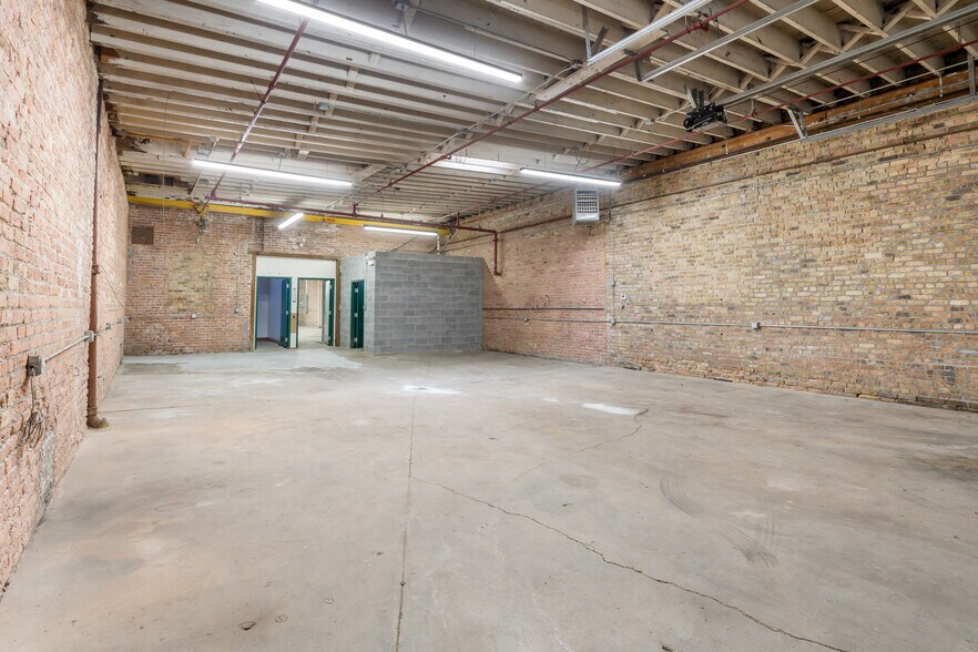 More Photos Of 414 N Carpenter St, Chicago Unknown For Lease