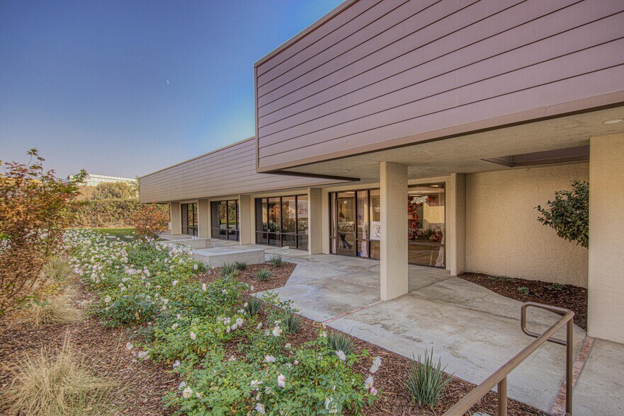 More Photos Of 5300 Lennox Ave, Bakersfield Medical For Lease