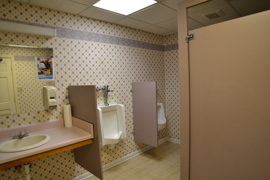 More Photos Of 1312 C St, Waynesboro Religious Facility For Sale