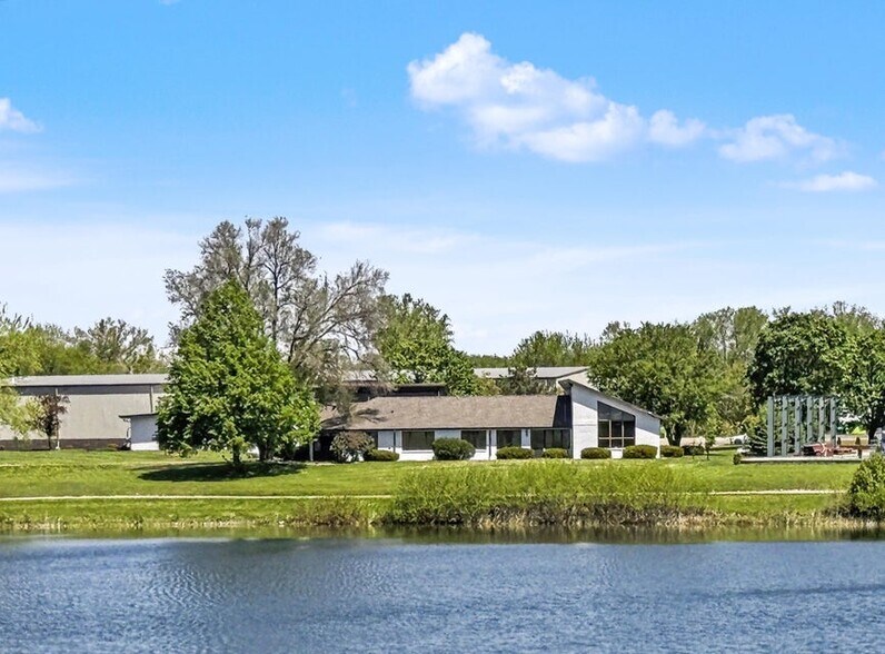 More Photos Of 1021 Proctor Dr, Elkhorn Office For Sale