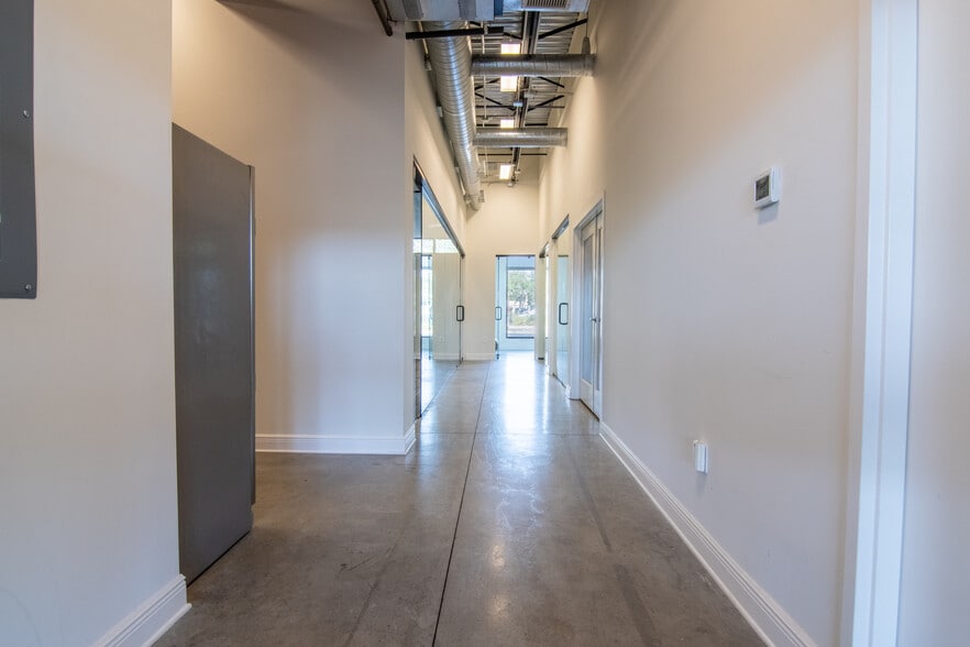 More Photos Of 1980 Central Ave, Saint Petersburg Loft Creative Space For Sale