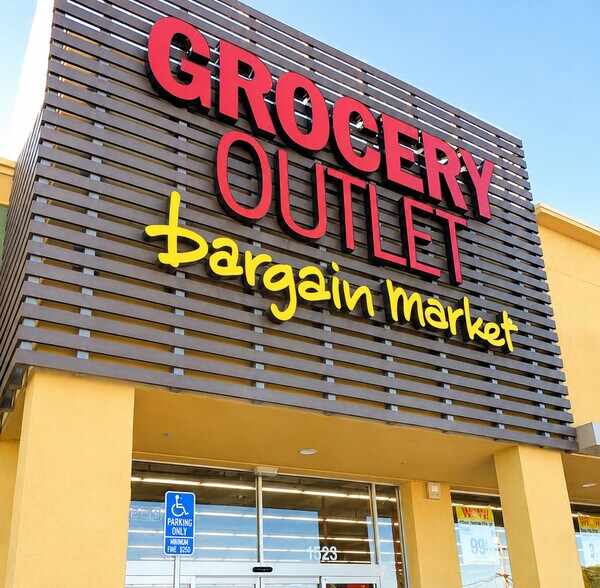 More Photos Of 1523 Fremont Blvd, Seaside Supermarket For Sale