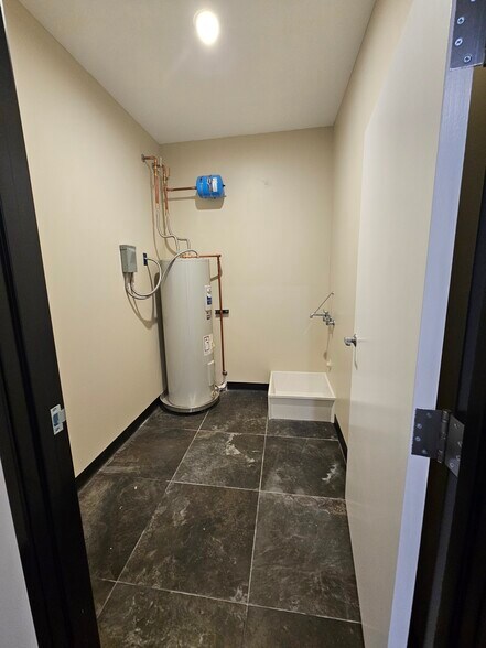 More Photos Of 8718 E McDowell Rd, Scottsdale Industrial For Sale