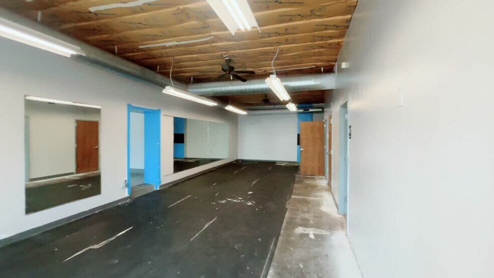 Primary Photo Of 3036 Gillham Rd, Kansas City Freestanding For Lease