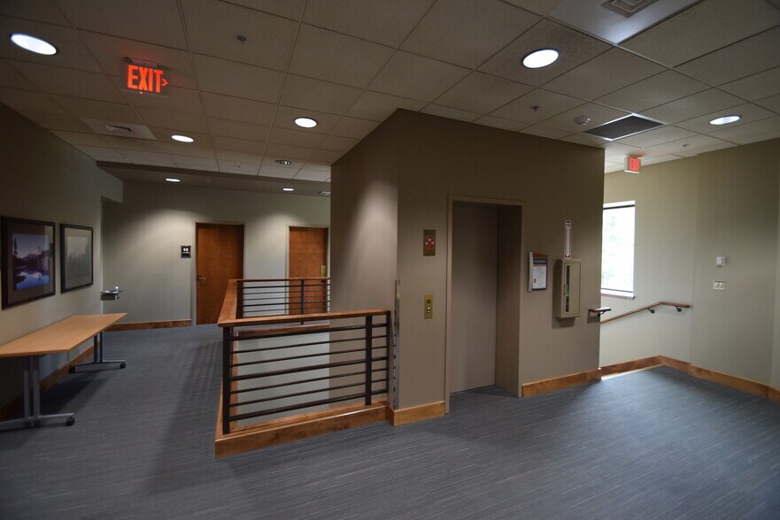 More Photos Of 650 SW Columbia St, Bend Medical For Sale