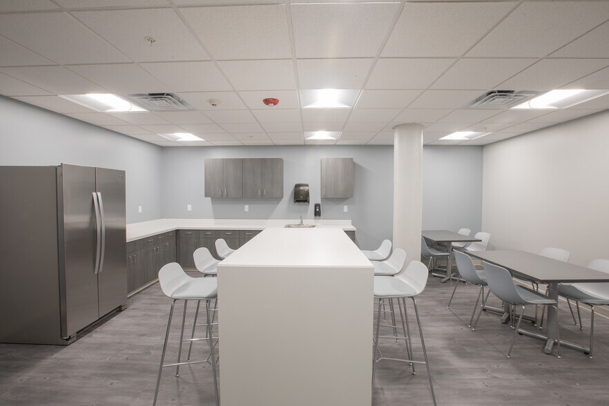 More Photos Of 150 Broadway, Menands Office For Lease