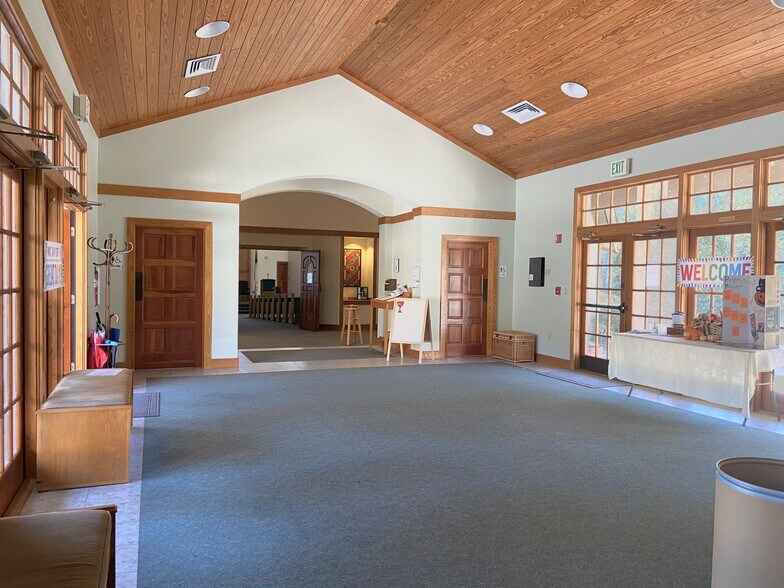 More Photos Of 11924 San Jose Blvd, Jacksonville Religious Facility For Sale