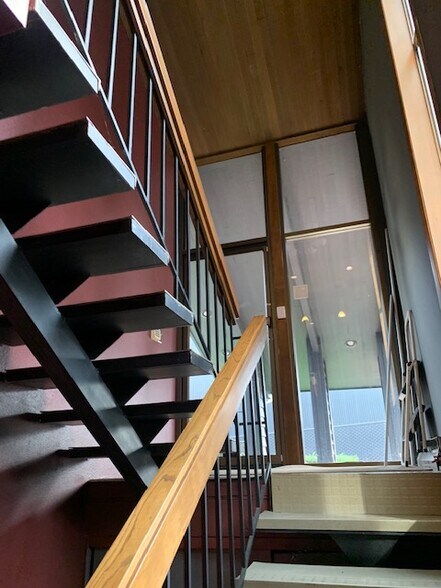 More Photos Of 4242 SE Milwaukie Ave, Portland Medical For Sale