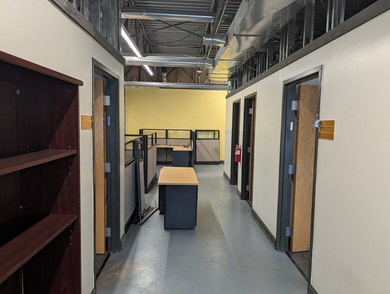 More Photos Of 4694-4696 S 200 W, Salt Lake City Light Manufacturing For Lease