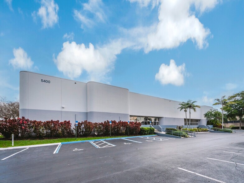 More Photos Of 5400 NW 35th Ave, Fort Lauderdale Warehouse For Lease