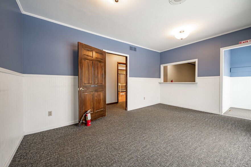 More Photos Of 814 E Washington St, Greencastle Medical For Sale