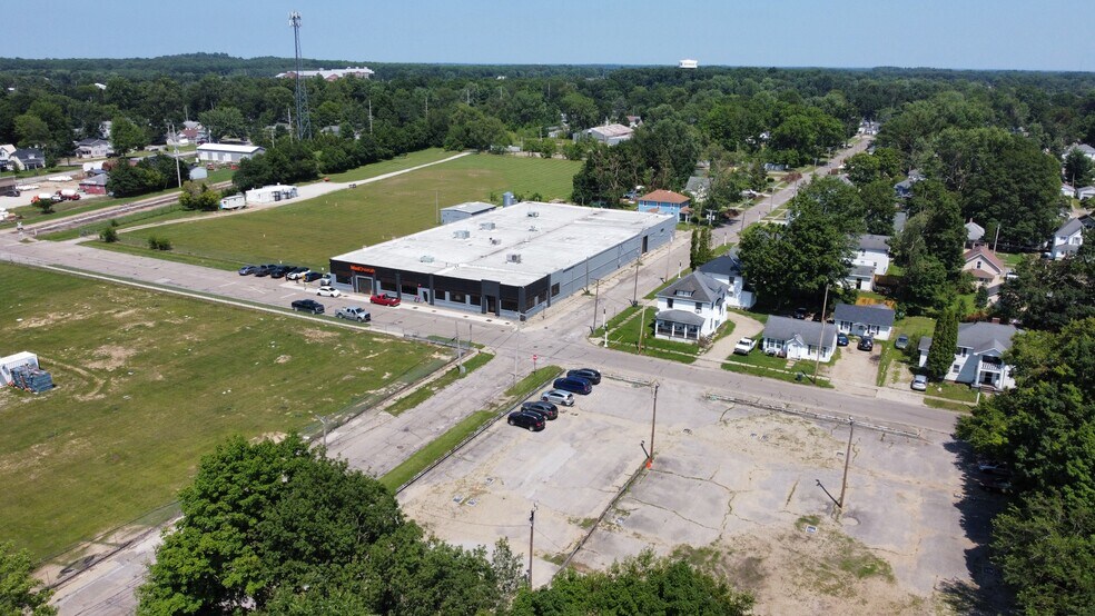 More Photos Of 309 N Prospect St, Sturgis Light Manufacturing For Sale