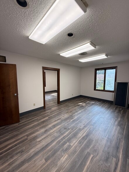 More Photos Of 4656 W Jefferson Blvd, Fort Wayne Unknown For Lease