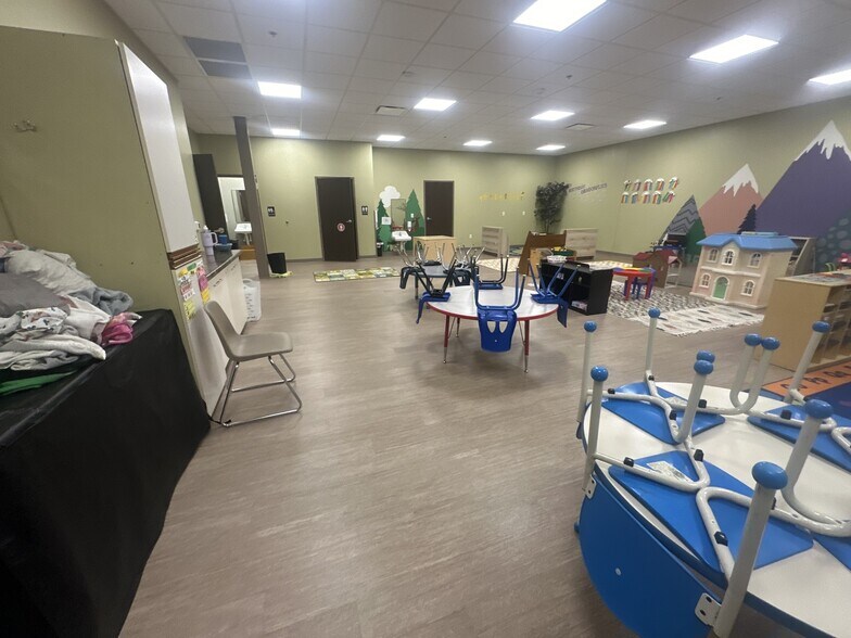 More Photos Of 1625 US Highway 61 N, Lancaster Warehouse For Sale