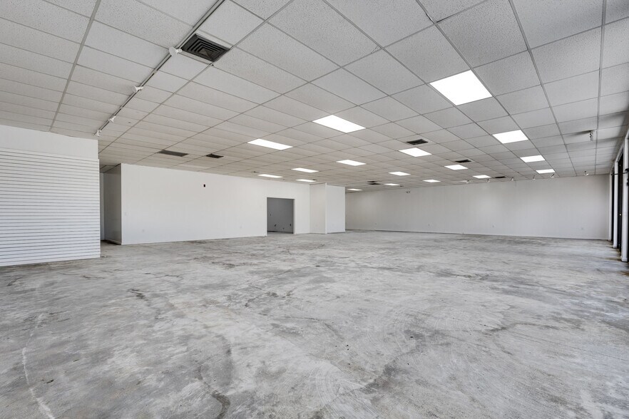 More Photos Of 2698 N University Dr, Fort Lauderdale Freestanding For Lease