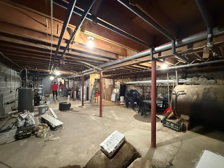 More Photos Of 82 Main St, East Hampton Apartments For Sale