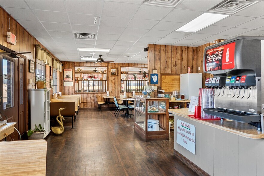 More Photos Of 800 E Main St, Omaha Restaurant For Sale