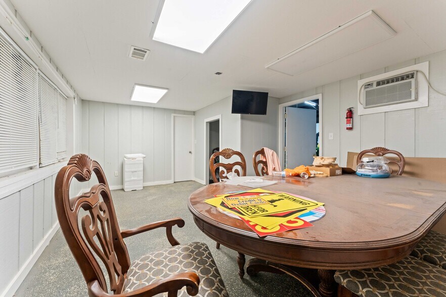 More Photos Of 13402 Old Baton Rouge Hwy, Hammond Light Distribution For Sale