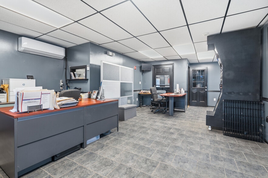 More Photos Of 1097 Eddie Dowling Hwy, North Smithfield Service Station For Sale