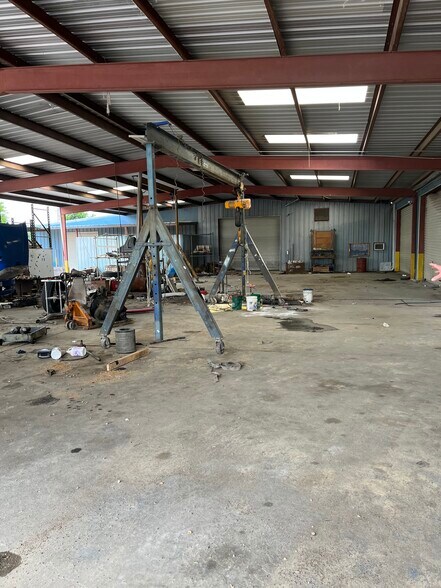 More Photos Of 674 Highway 8, Sicily Island General Retail For Sale