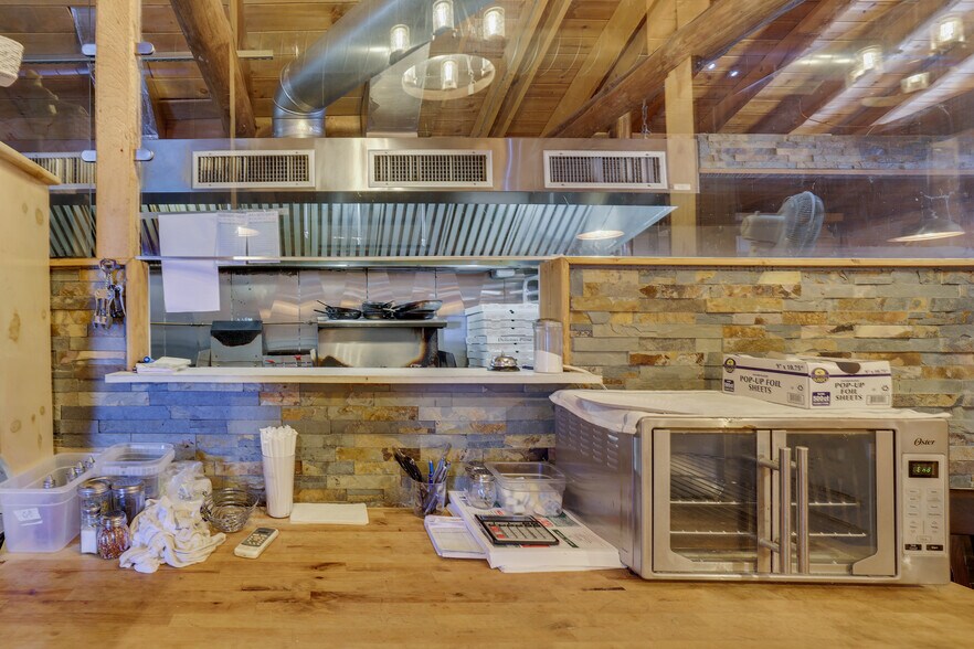 More Photos Of 121 Main Ave, Hawley Restaurant For Lease