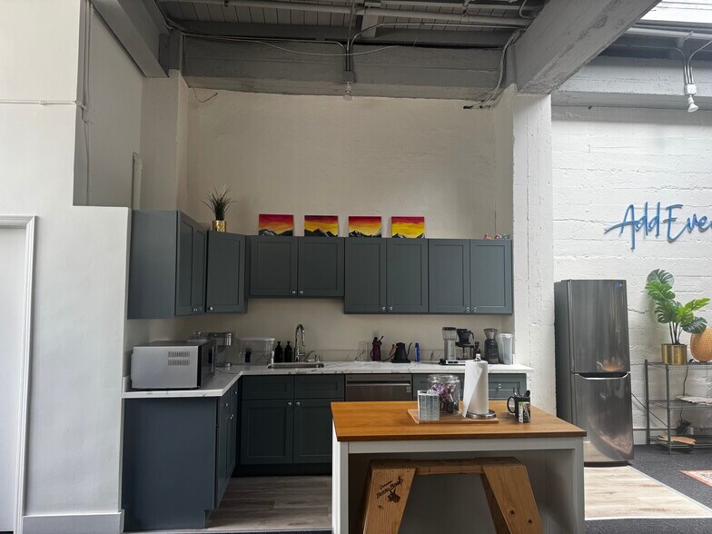 More Photos Of 848-850 Folsom St, San Francisco Storefront Retail Office For Lease