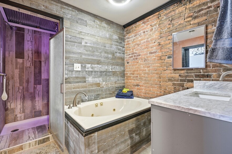 More Photos Of 106 N Orange St, Albion Storefront For Sale