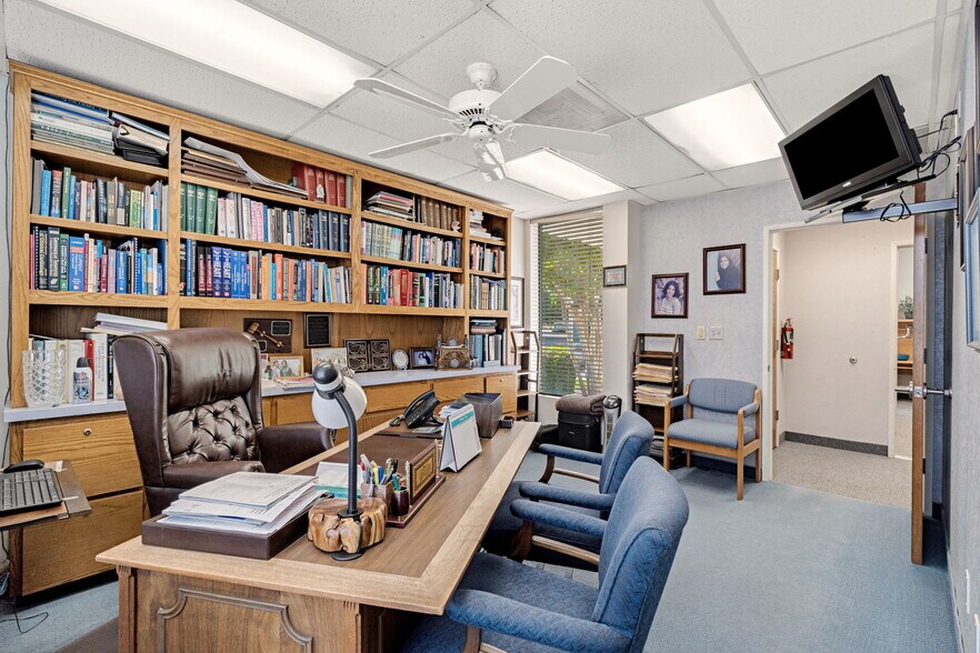 More Photos Of 1260 E Almond Ave, Madera Medical For Sale