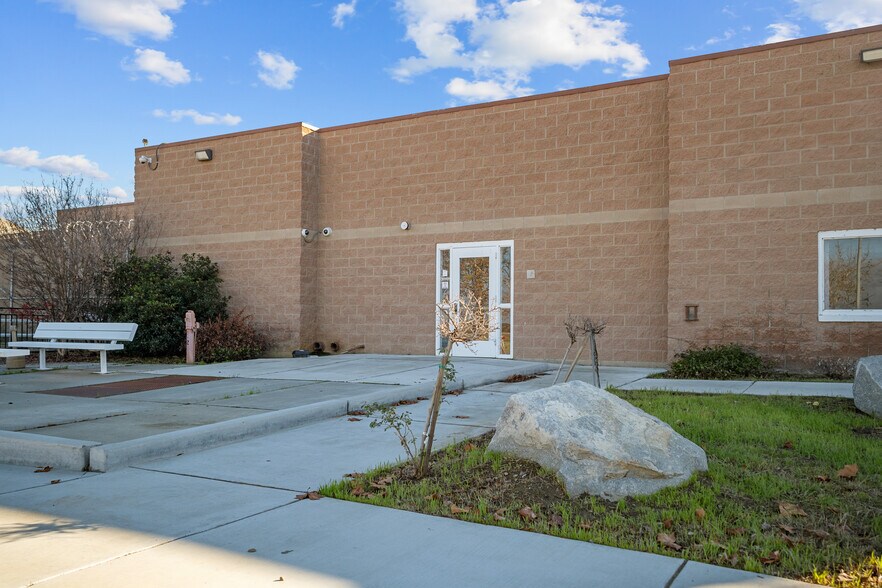 More Photos Of 185 W Gale Ave, Coalinga Correctional Facility For Sale