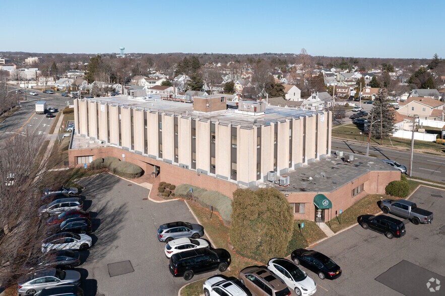 More Photos Of 120 Bethpage Rd, Hicksville Medical For Lease