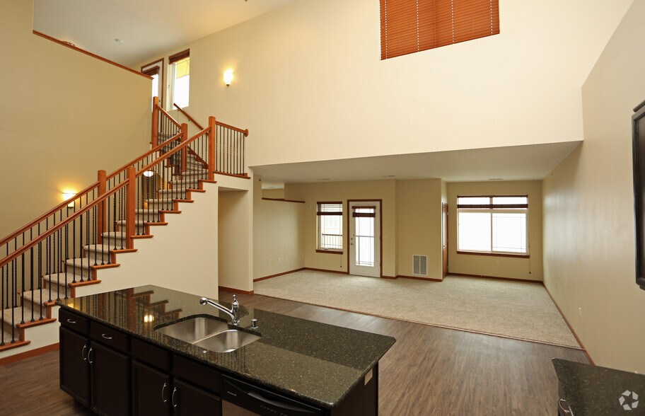 More Photos Of 401 N Washington St, Green Bay Apartments For Lease