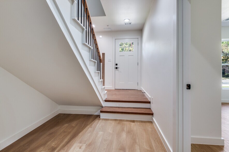 More Photos Of 504 O Connor Rd, Irving Multifamily For Sale