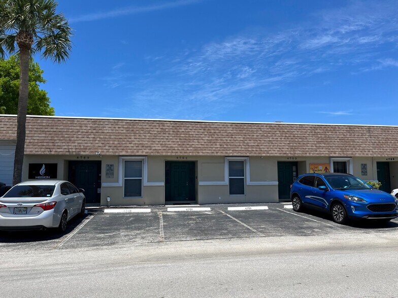 Primary Photo Of 4530-4534 NE 11th Ave, Oakland Park Unknown For Lease