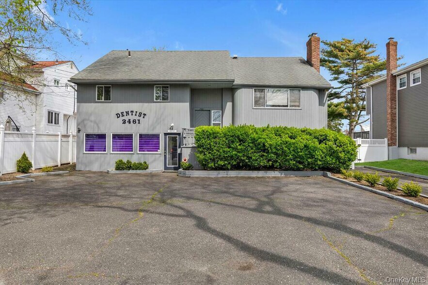 Primary Photo Of 2461 Merrick Ave, Merrick Medical For Sale