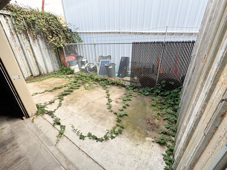 More Photos Of 2175 Bluebell Dr, Santa Rosa Warehouse For Lease